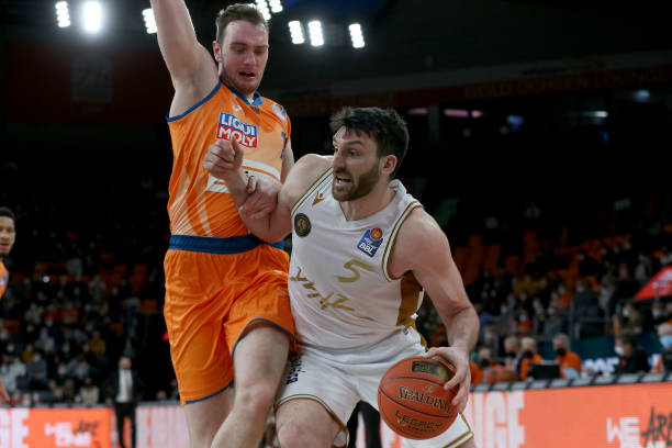 战术思路贯 战术思路贯